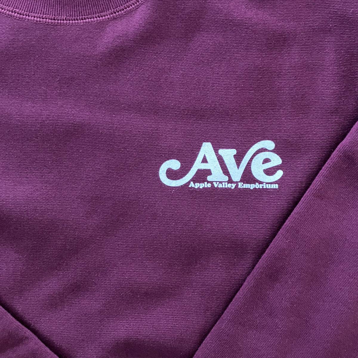 AVE Script Crewneck Maroon