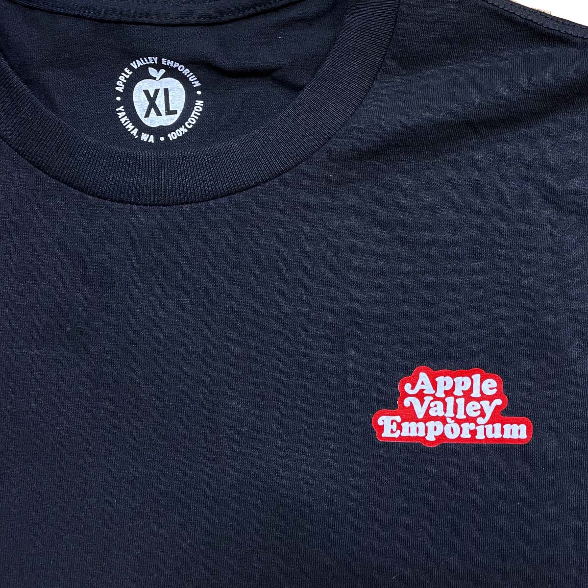 AVE Apple Friend Short Sleeve T-Shirt - Apple Valley Emporium